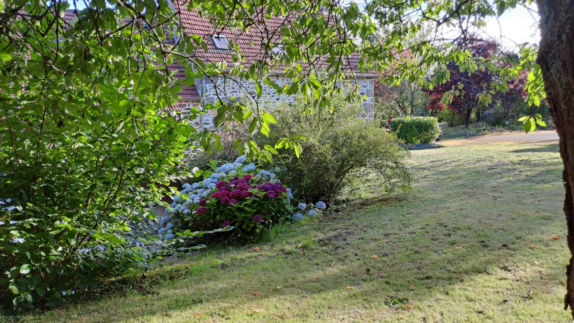 Le cottage de Lily Bonnemain Extérieur photo