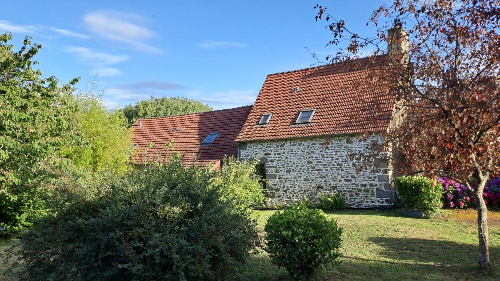 Le cottage de Lily Bonnemain Extérieur photo